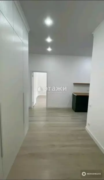 2-комнатная квартира, этаж 7 из 10, 64 м²