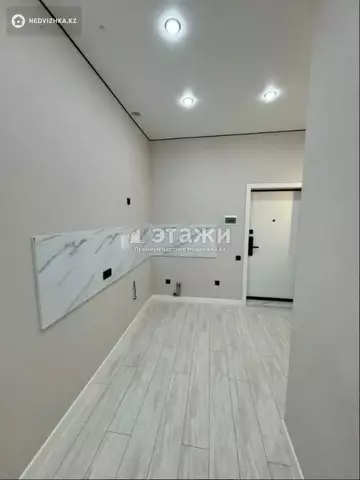 2-комнатная квартира, этаж 8 из 16, 38 м²