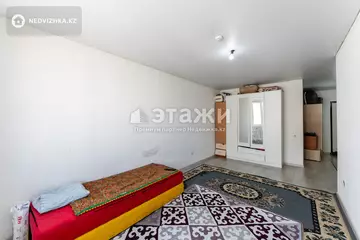 1-комнатная квартира, этаж 9 из 12, 42 м²