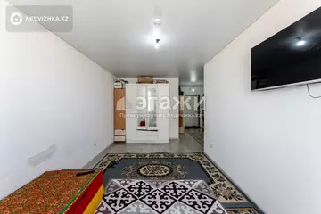 1-комнатная квартира, этаж 9 из 12, 42 м²