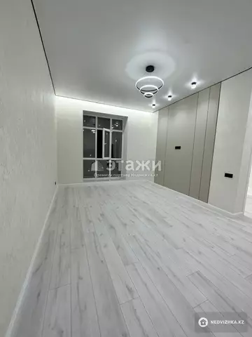 2-комнатная квартира, этаж 9 из 12, 40 м²