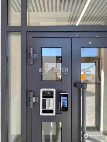 2-комнатная квартира, этаж 10 из 12, 63 м²