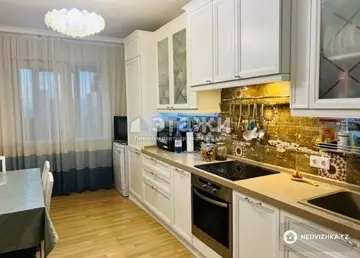 5-комнатная квартира, этаж 11 из 17, 198 м²