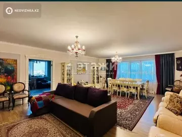 5-комнатная квартира, этаж 11 из 17, 198 м²