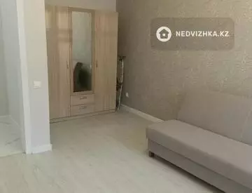 1-комнатная квартира, этаж 3 из 12, 38 м²