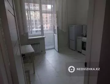 1-комнатная квартира, этаж 3 из 12, 38 м²
