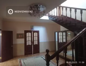 6-комнатный дом, 328 соток, 328 м², на длительный срок