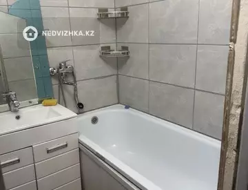 3-комнатная квартира, этаж 2 из 5, 66 м², на длительный срок
