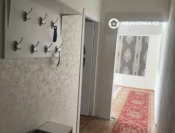 3-комнатная квартира, этаж 2 из 5, 66 м², на длительный срок