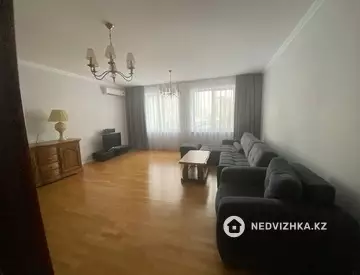 5-комнатная квартира, этаж 3 из 6, 190 м², на длительный срок