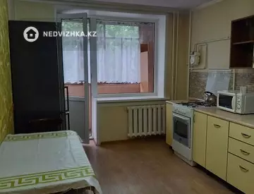 2-комнатная квартира, этаж 2 из 2, 61 м², на длительный срок
