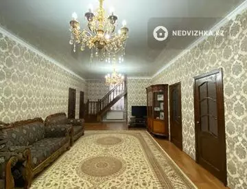 7-комнатный дом, 7 соток, 300 м²