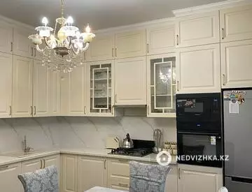 7-комнатный дом, 7 соток, 300 м²