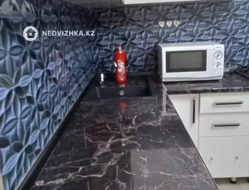 1-комнатная квартира, этаж 1 из 10, 44 м², посуточно