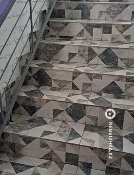 4-комнатная квартира, этаж 10 из 10, 80 м²