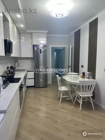 4-комнатная квартира, этаж 5 из 9, 90 м²