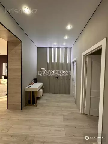 3-комнатная квартира, этаж 4 из 9, 80 м²