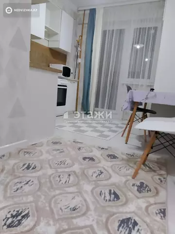 2-комнатная квартира, этаж 9 из 10, 60 м²