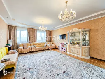 3-комнатная квартира, этаж 9 из 20, 138 м²