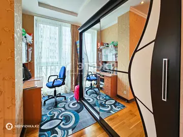 3-комнатная квартира, этаж 9 из 20, 138 м²