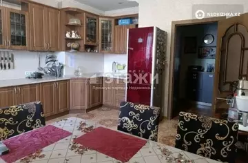 4-комнатная квартира, этаж 5 из 12, 138 м²