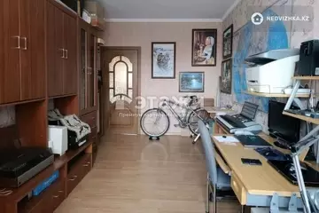 4-комнатная квартира, этаж 5 из 12, 138 м²