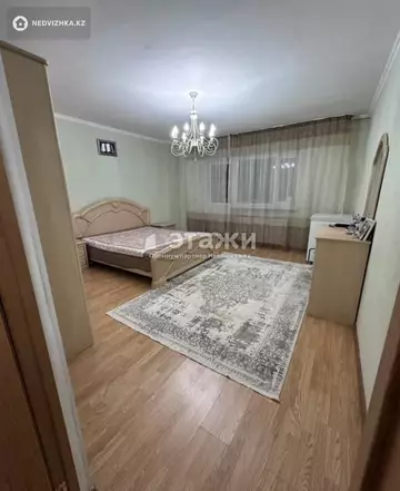 4-комнатная квартира, этаж 5 из 19, 120 м²