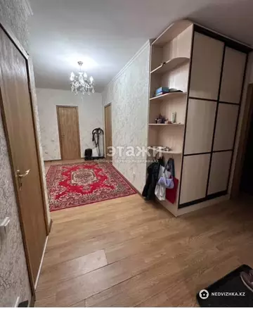 4-комнатная квартира, этаж 5 из 19, 120 м²