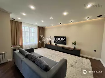 3-комнатная квартира, этаж 4 из 9, 103 м²