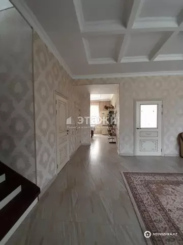 6-комнатный дом, 10 соток, 260 м²