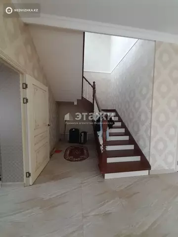 6-комнатный дом, 10 соток, 260 м²