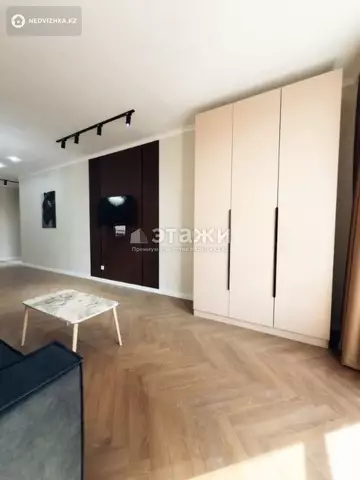 1-комнатная квартира, этаж 2 из 13, 38 м²