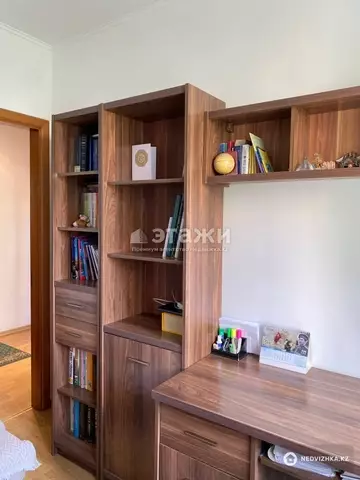3-комнатная квартира, этаж 4 из 9, 65 м²