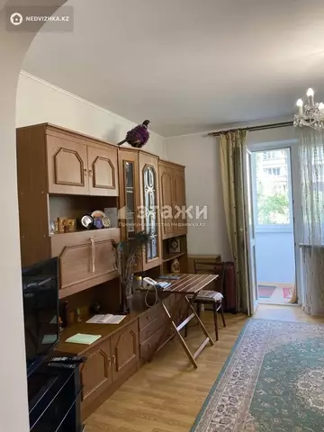 3-комнатная квартира, этаж 4 из 9, 65 м²