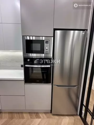 2-комнатная квартира, этаж 11 из 20, 60 м², на длительный срок