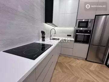 2-комнатная квартира, этаж 11 из 20, 60 м², на длительный срок