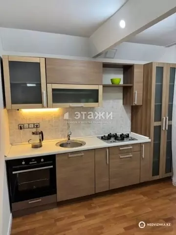 2-комнатная квартира, этаж 3 из 5, 60 м², на длительный срок