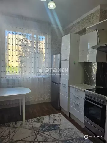 1-комнатная квартира, этаж 3 из 10, 32 м²