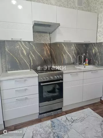 1-комнатная квартира, этаж 3 из 10, 32 м²