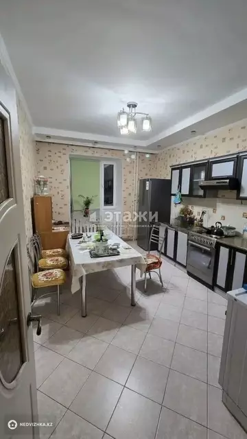 2-комнатная квартира, этаж 3 из 11, 76 м²