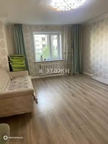 2-комнатная квартира, этаж 3 из 12, 77 м²