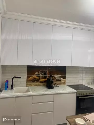 2-комнатная квартира, этаж 3 из 12, 77 м²