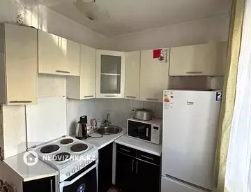 1-комнатная квартира, этаж 1 из 4, 31 м², на длительный срок