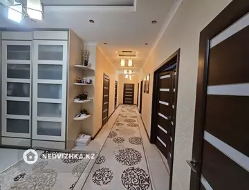 5-комнатная квартира, этаж 2 из 18, 160 м²
