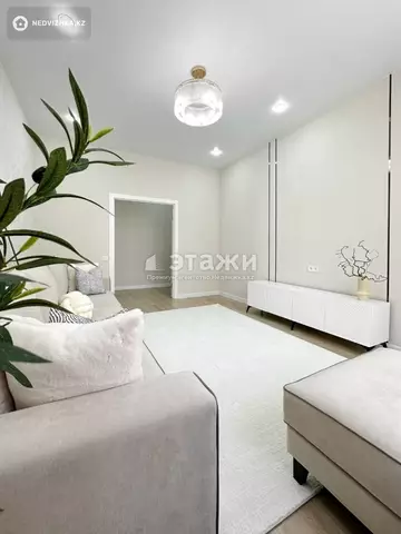 2-комнатная квартира, этаж 4 из 12, 65 м²