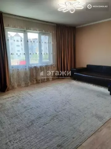 2-комнатная квартира, этаж 3 из 6, 65 м²