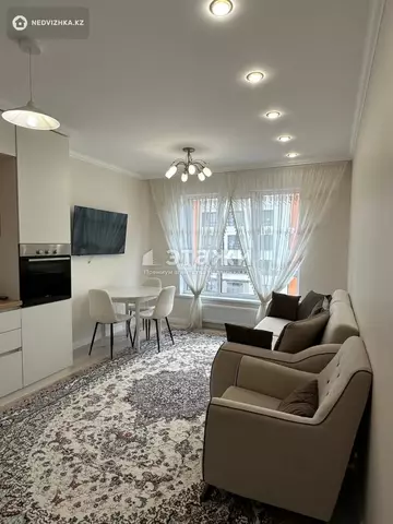 3-комнатная квартира, этаж 8 из 9, 63 м²