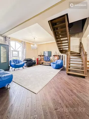 6-комнатная квартира, этаж 6 из 7, 280 м², на длительный срок