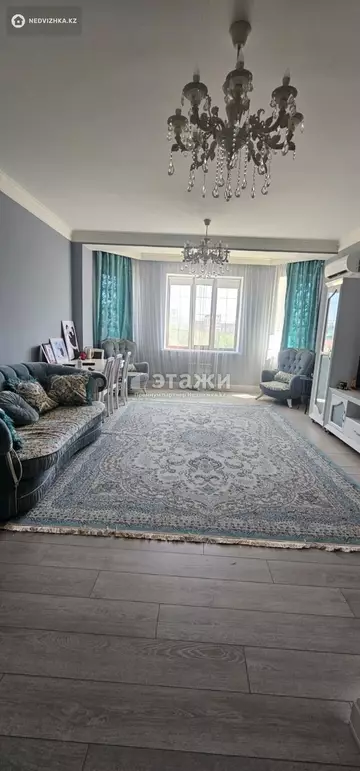 4-комнатная квартира, этаж 4 из 6, 177 м²