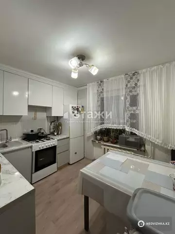 3-комнатная квартира, этаж 4 из 5, 68 м²